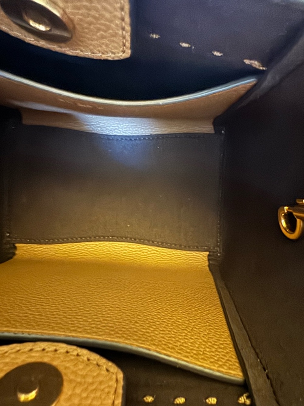 Tory Burch Tan Pebbled Leather Top-Handle Shoulder Bag - Picture 6 of 7